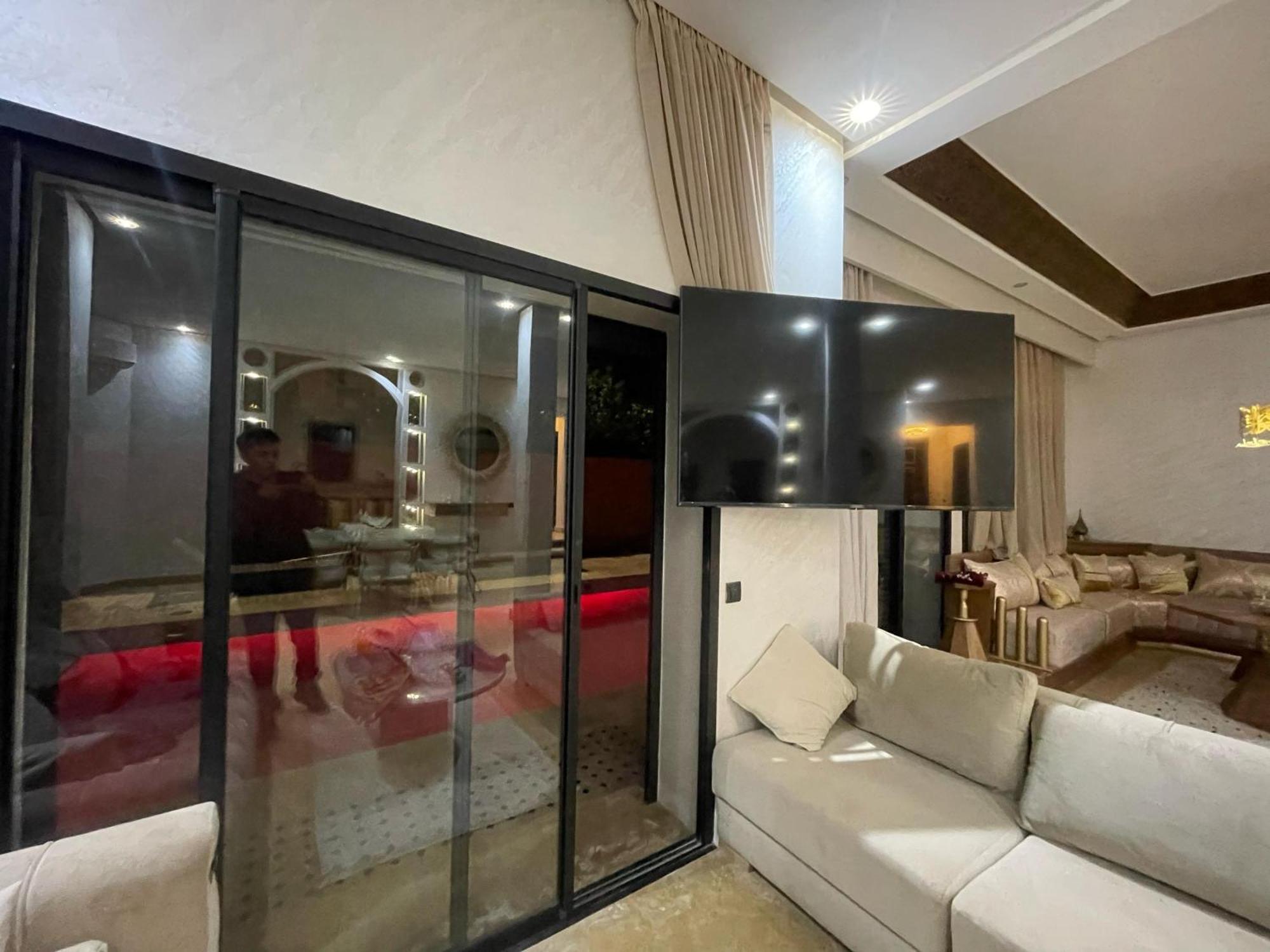 Villa, Jardin & Piscine Privatunterkunft *