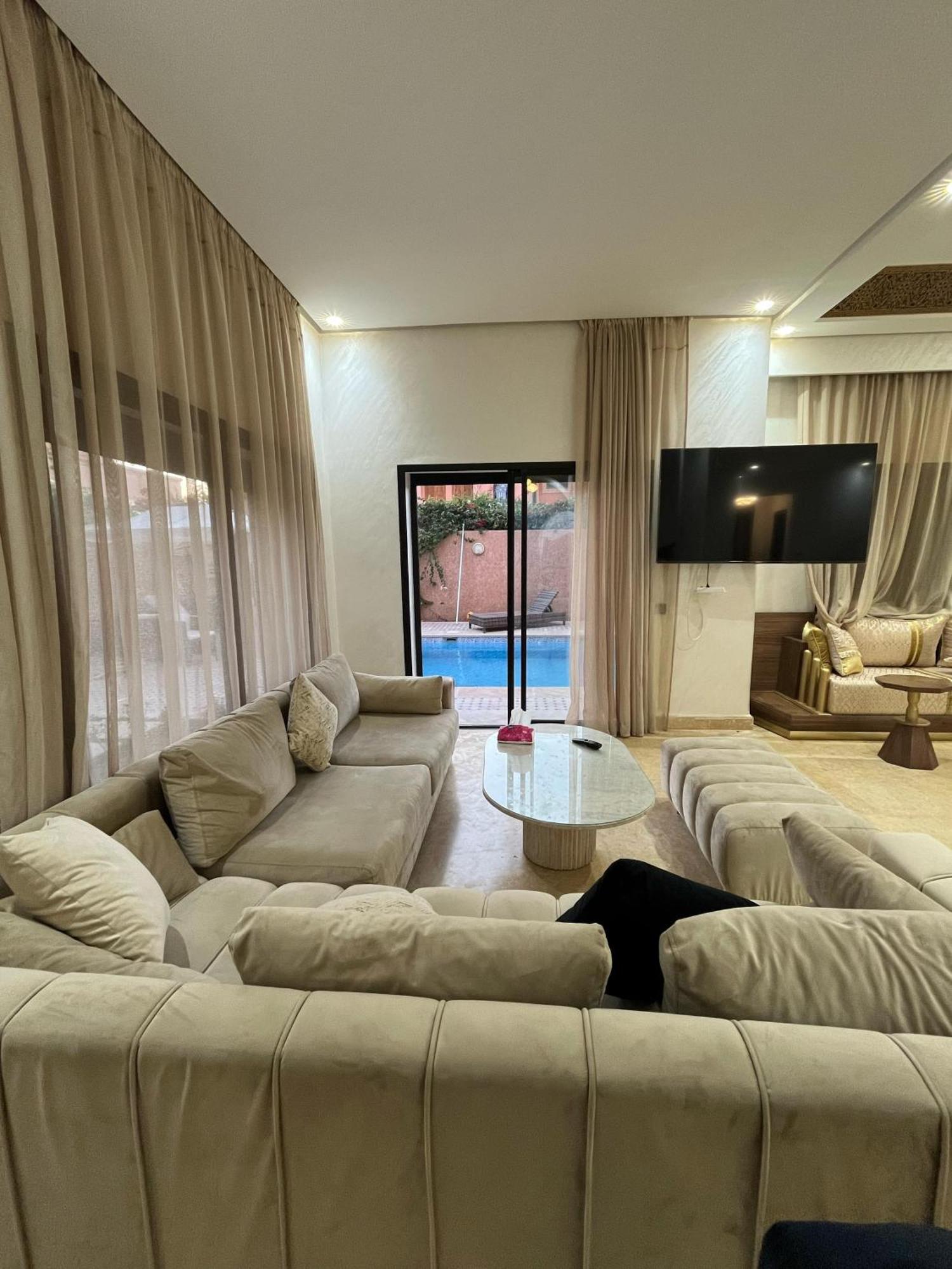 Villa, Jardin & Piscine Privatunterkunft *